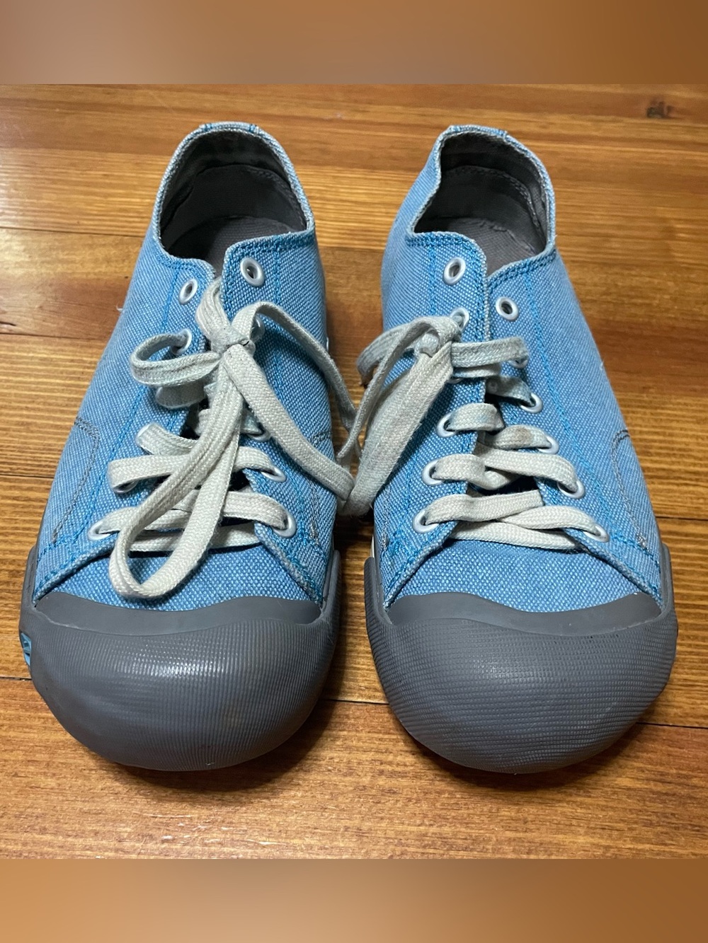 Keen Light Blue Canvas Low-Top Sneakers with Gray Toe Size